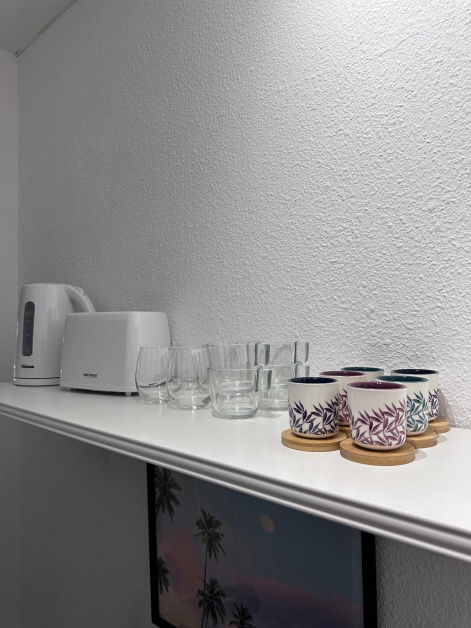 Studio Sur Le Port De Hyeres - A 2Min Des Plages, Clim & Balcon מראה חיצוני תמונה