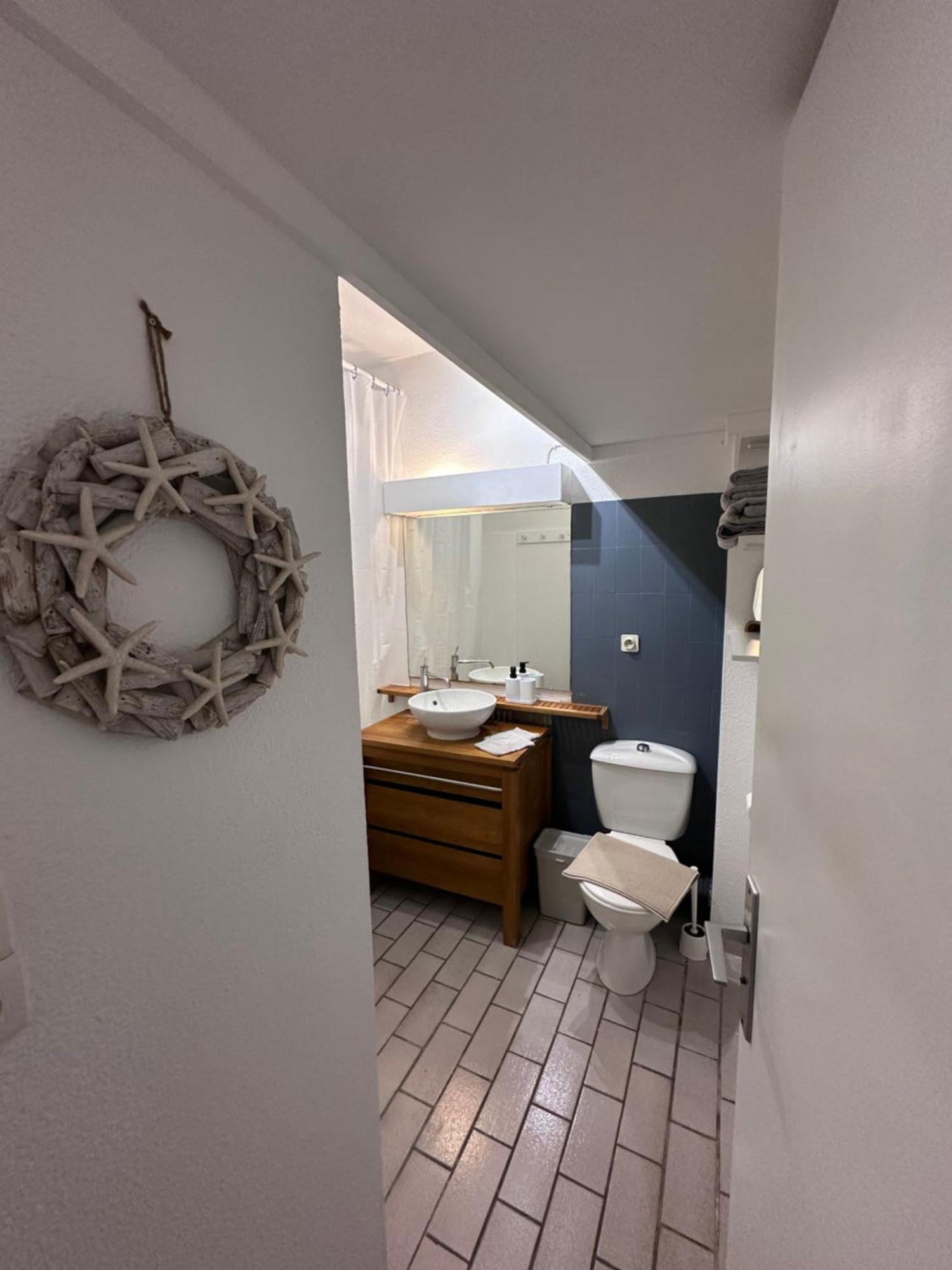 Studio Sur Le Port De Hyeres - A 2Min Des Plages, Clim & Balcon מראה חיצוני תמונה